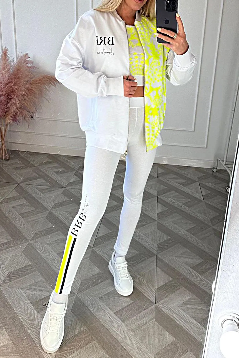 Women's Fashionable Sports Cardigan Vest & Pants Printed Pattern Three-piece Set
